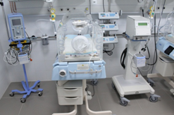 инкубатор для выхаживания недоношенных и маловесных новорожденных